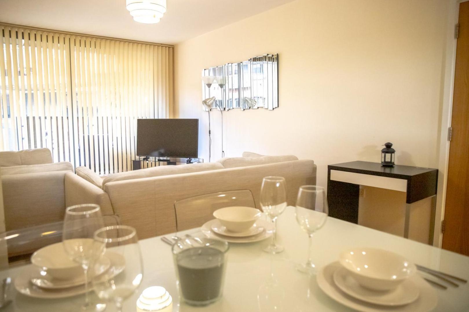 Leeds Vibrant 2 Bedroom Sleeps 4 Экстерьер фото