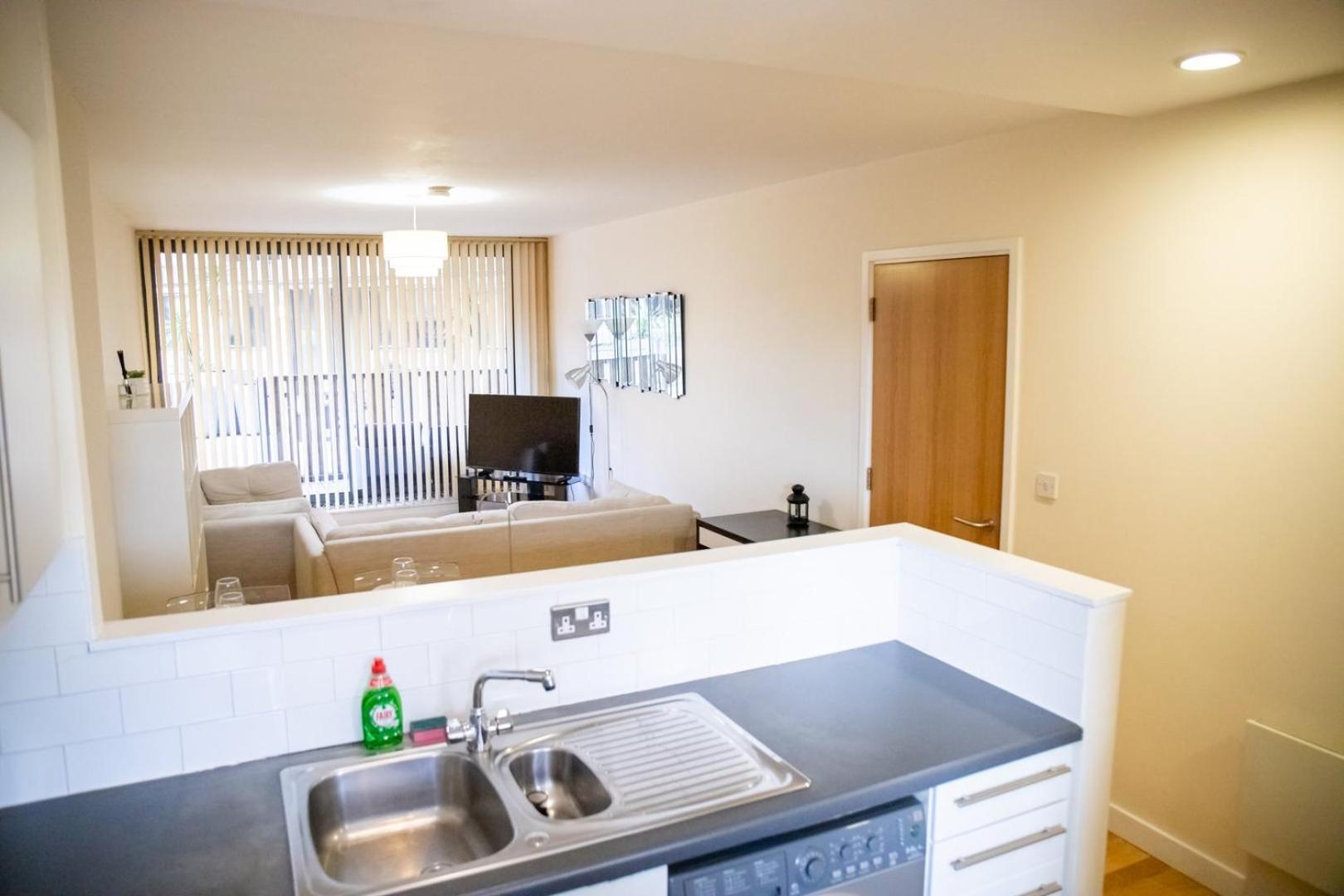 Leeds Vibrant 2 Bedroom Sleeps 4 Экстерьер фото