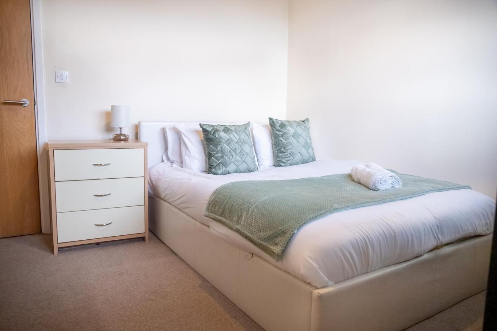 Leeds Vibrant 2 Bedroom Sleeps 4 Экстерьер фото